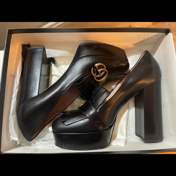 Beautiful authentic Gucci platforms all black with gold hardware - Picture 2 of 3